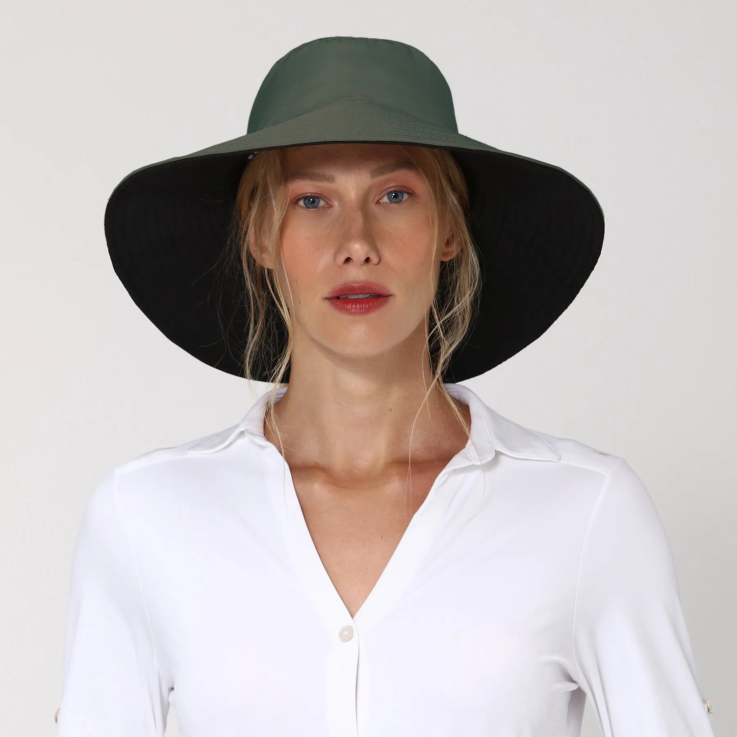 Sombrero San Diego Reversible negro/verde militar UV LINE